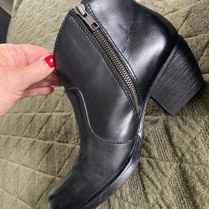 Born black leather ankle bootie woman’s size 8